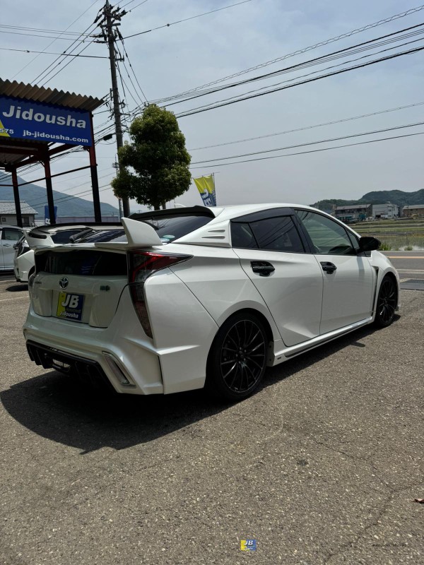 PRIUS - Thumbnail