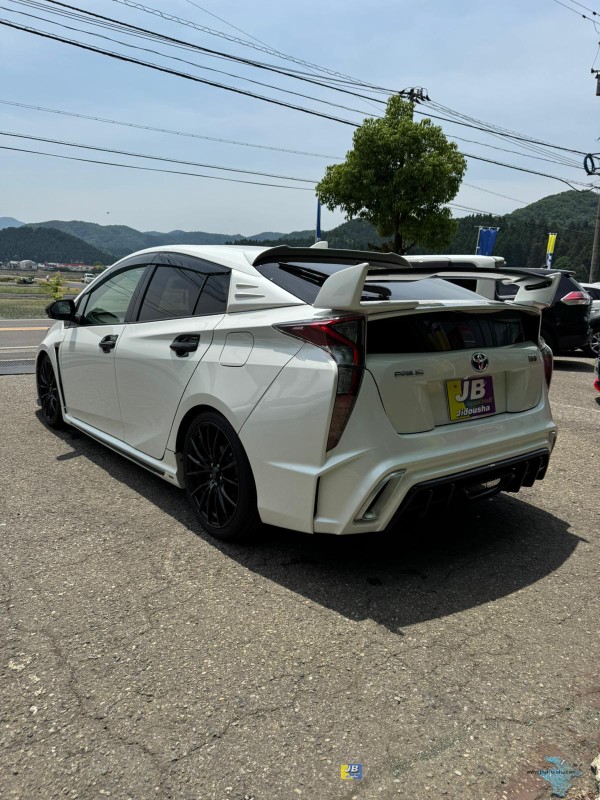 PRIUS - Thumbnail