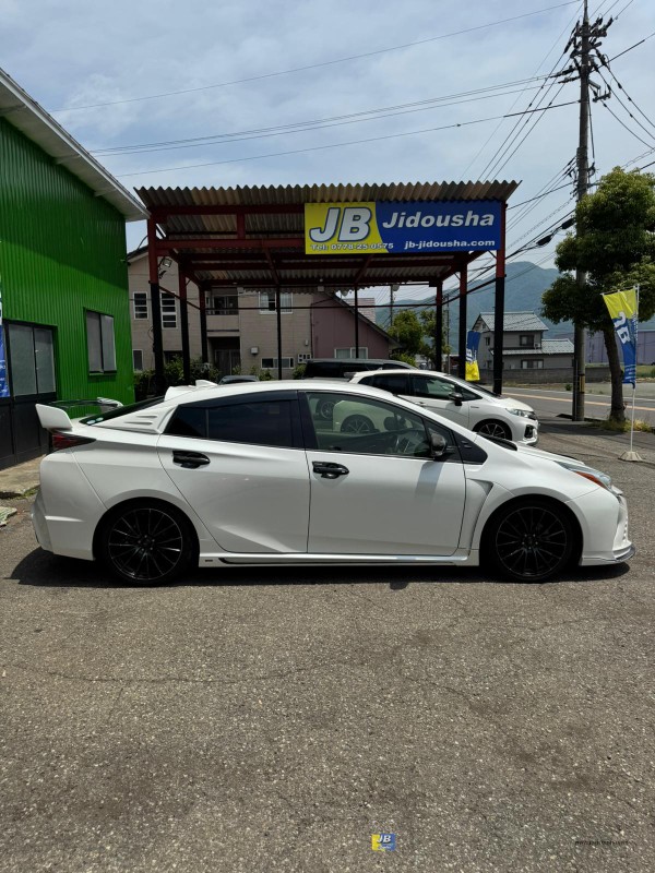 PRIUS - Thumbnail
