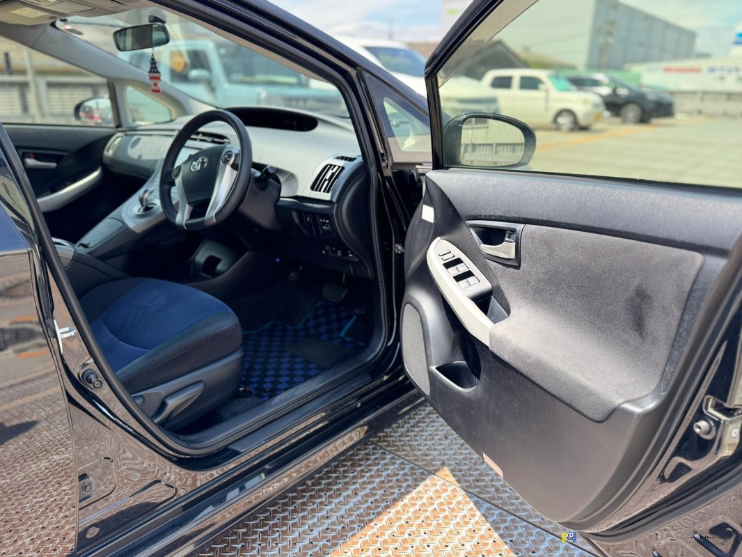 PRIUS - Thumbnail