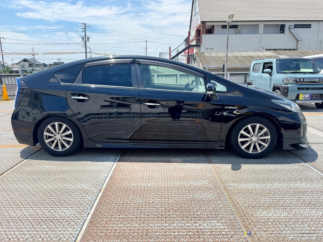 PRIUS - Thumbnail