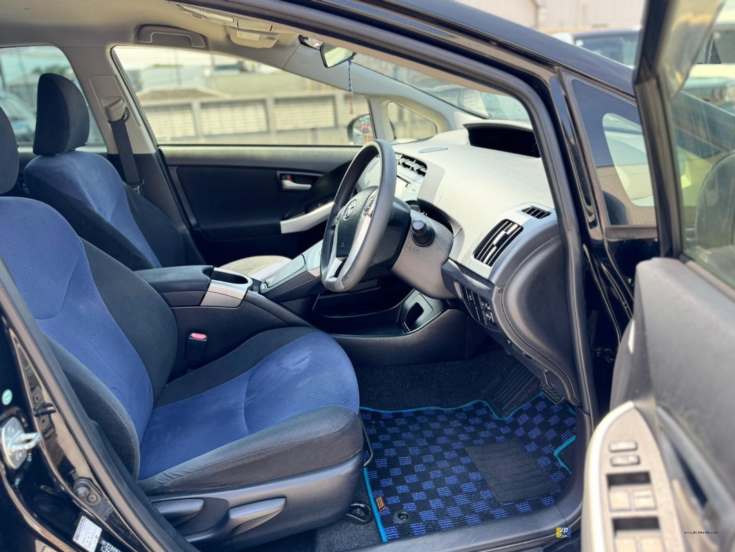 PRIUS - Thumbnail