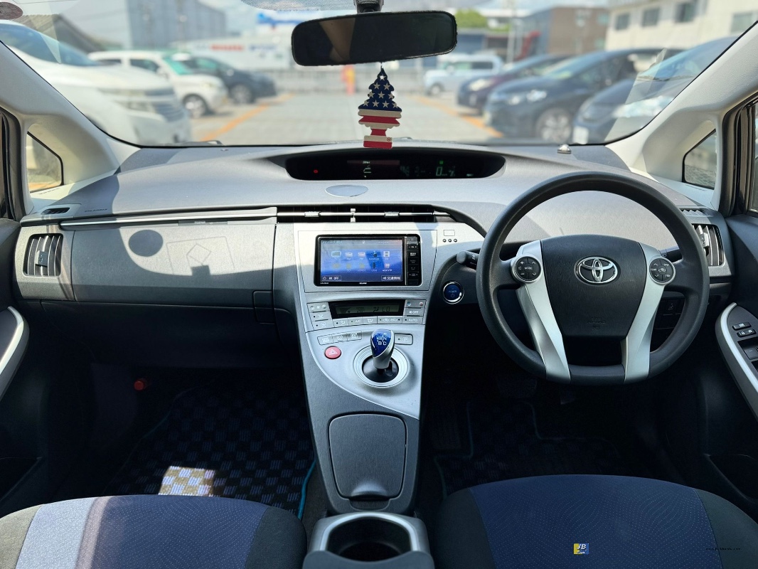 PRIUS - Thumbnail