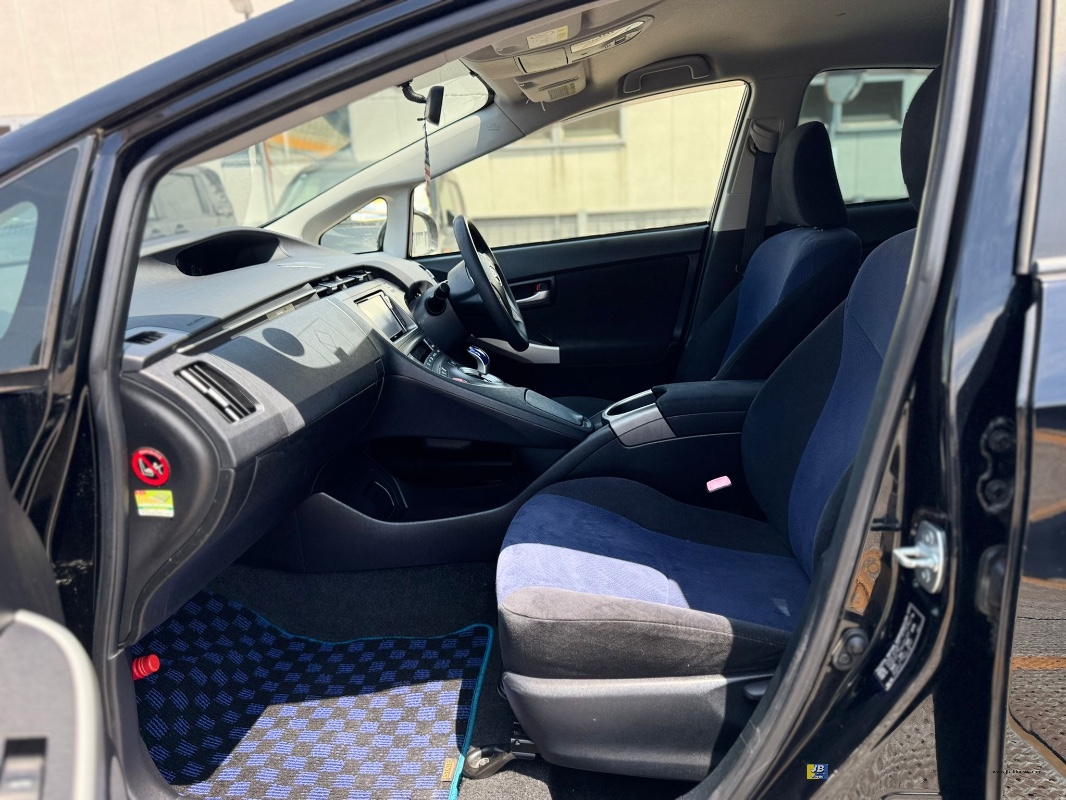PRIUS - Thumbnail