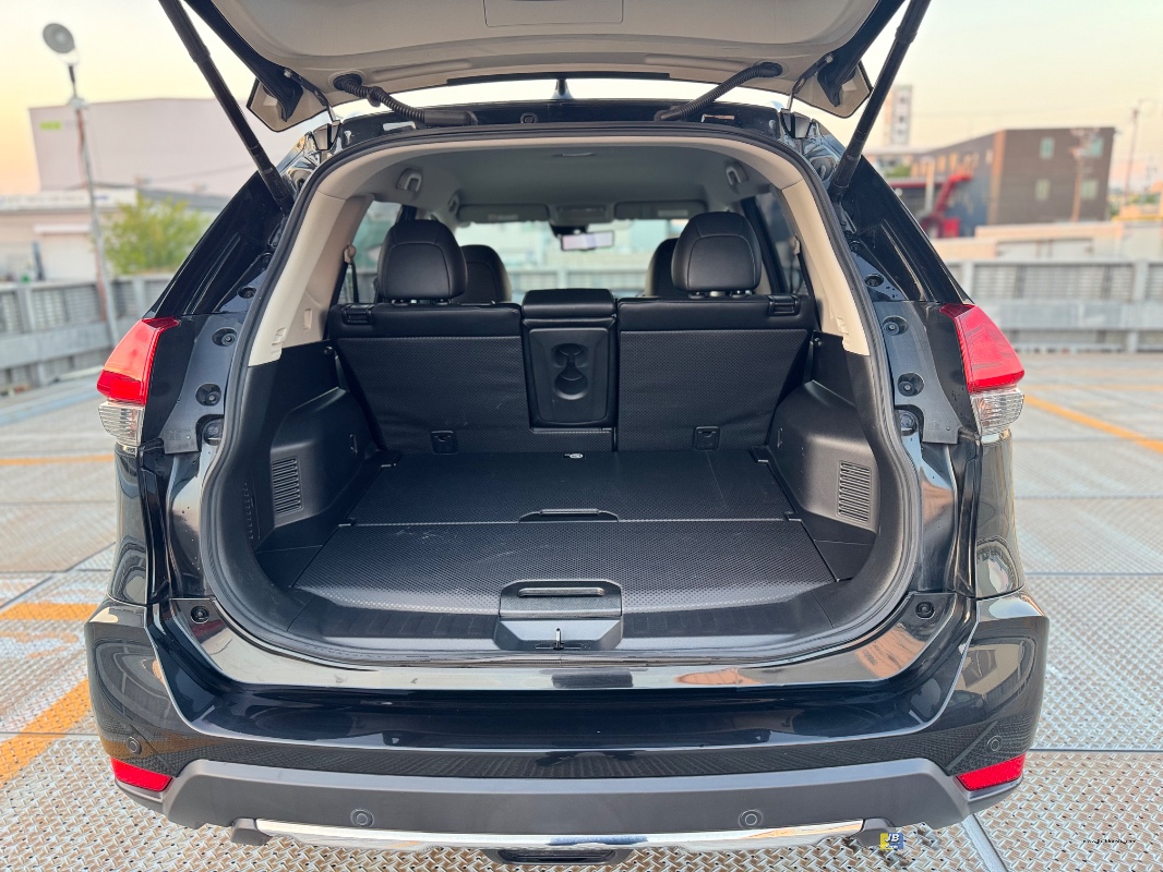 X-TRAIL