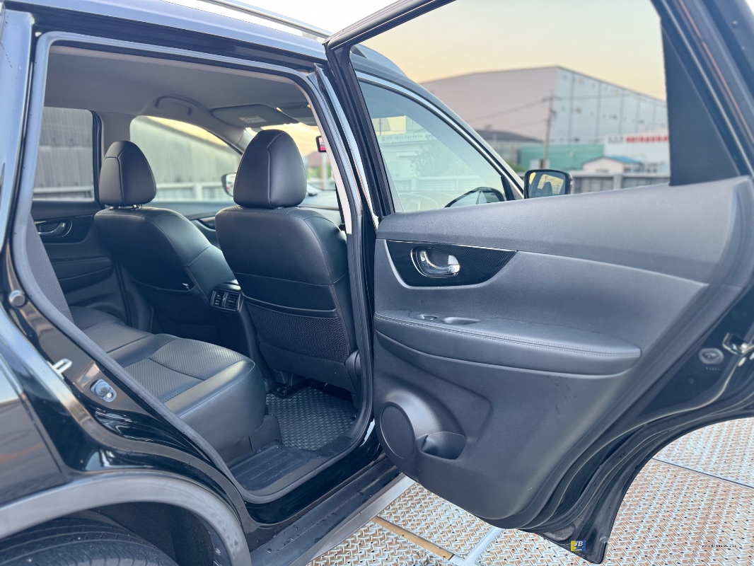 X-TRAIL