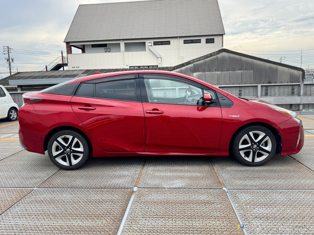 PRIUS - Thumbnail