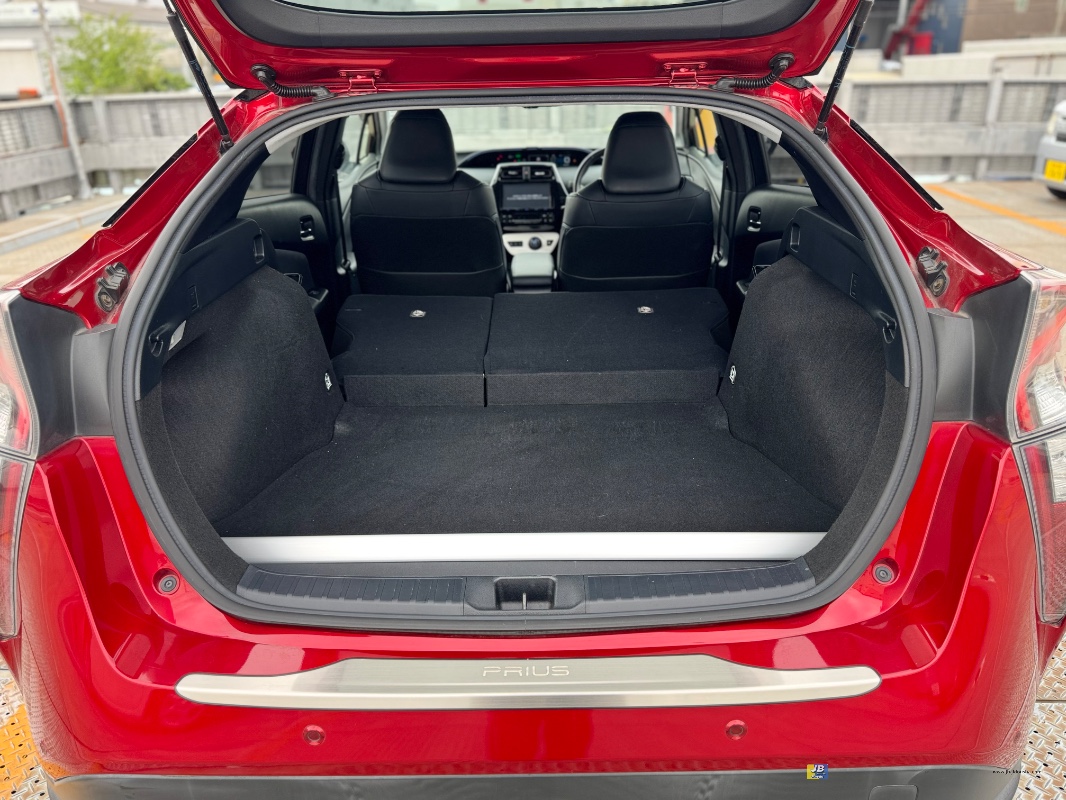 PRIUS - Thumbnail