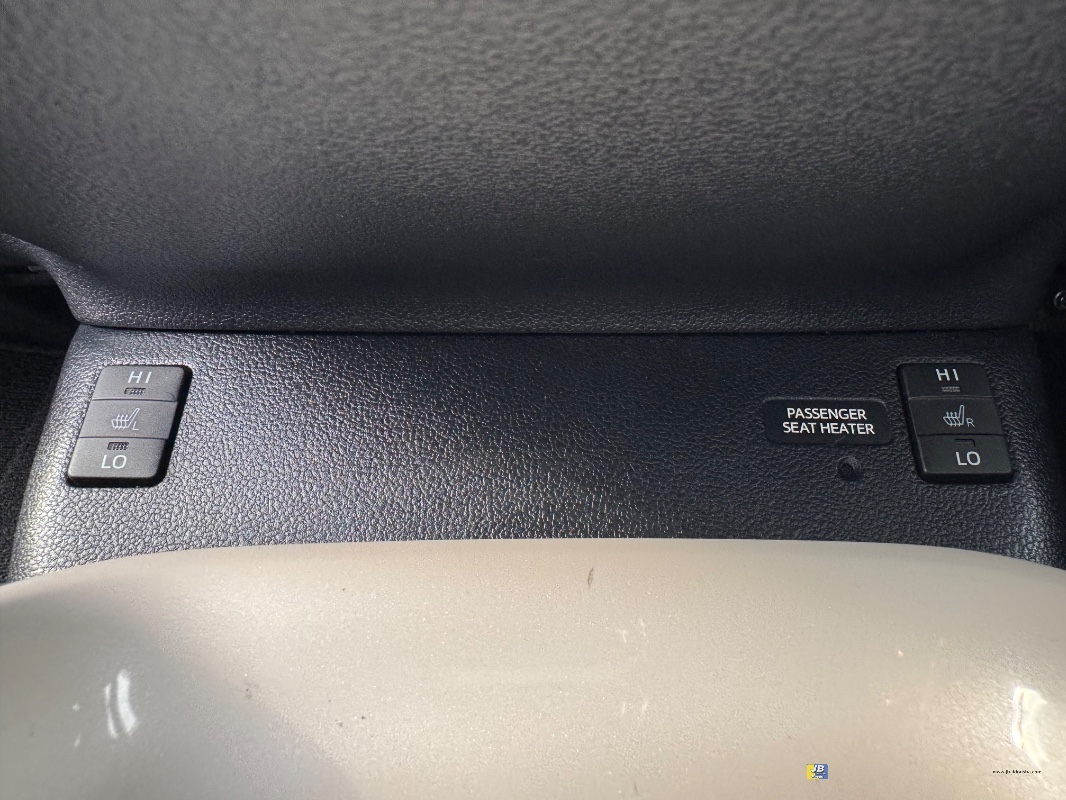 PRIUS - Thumbnail