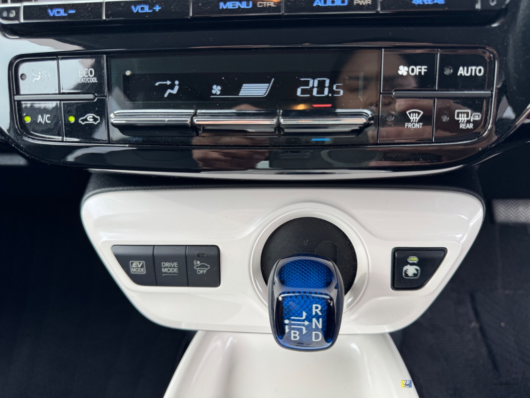 PRIUS - Thumbnail