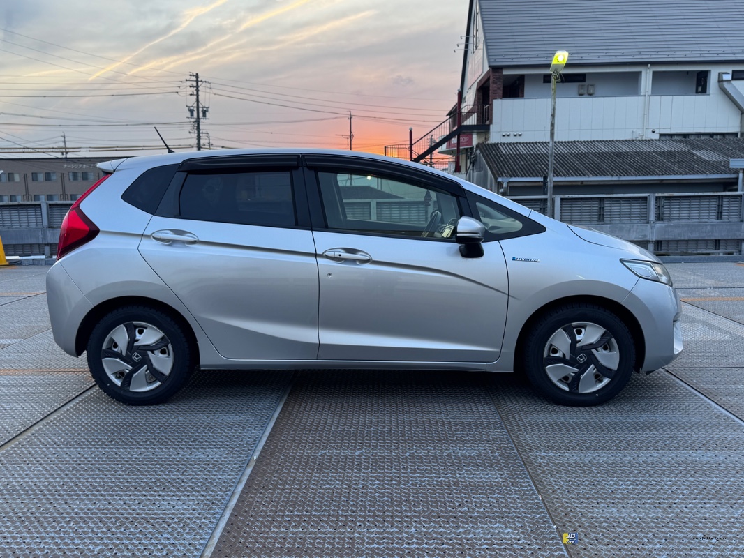 FIT HYBRID 