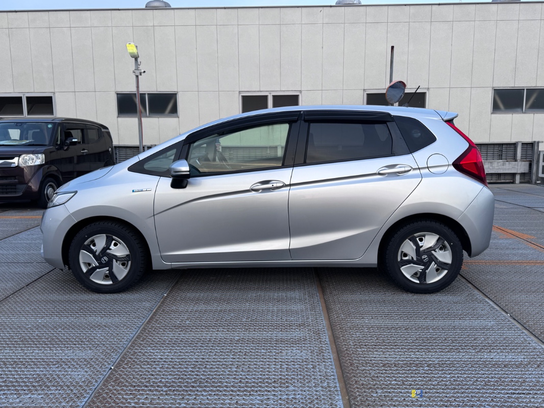 FIT HYBRID 