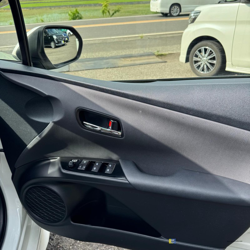 PRIUS - Thumbnail