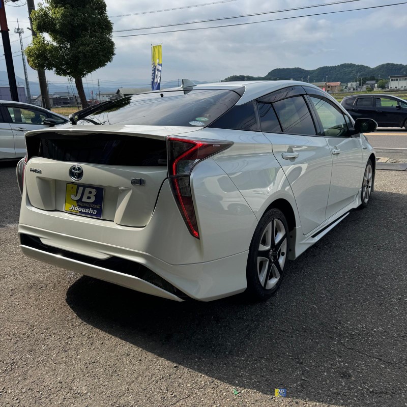 PRIUS - Thumbnail